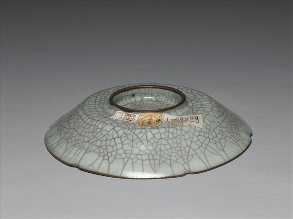 哥窯青瓷葵口盤