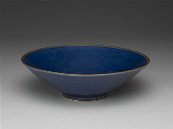 霽青釉龍紋碗