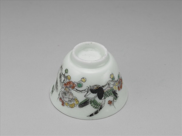 粉彩花鳥杯