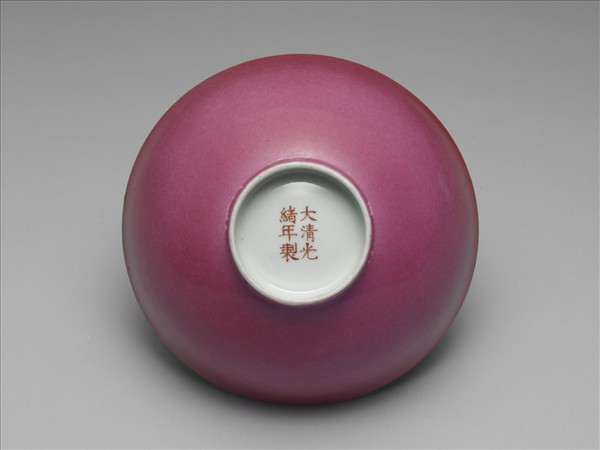 胭脂紅釉碗