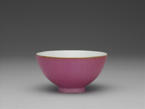 胭脂紅釉碗