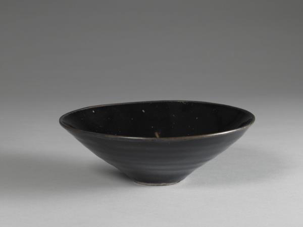 吉州窯 烏金釉葉紋碗