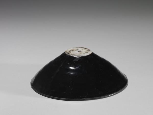 吉州窯 烏金釉葉紋碗