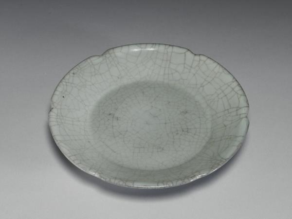 官窯 青瓷葵口碟