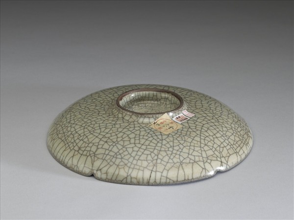 哥窯青瓷葵口盤