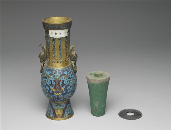 掐絲琺瑯瓶（五供）