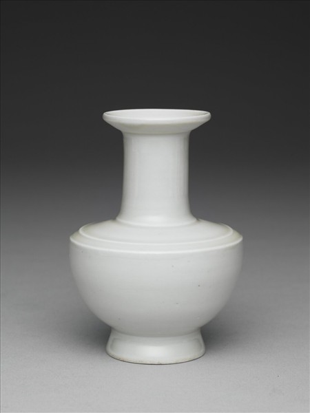 白瓷瓶