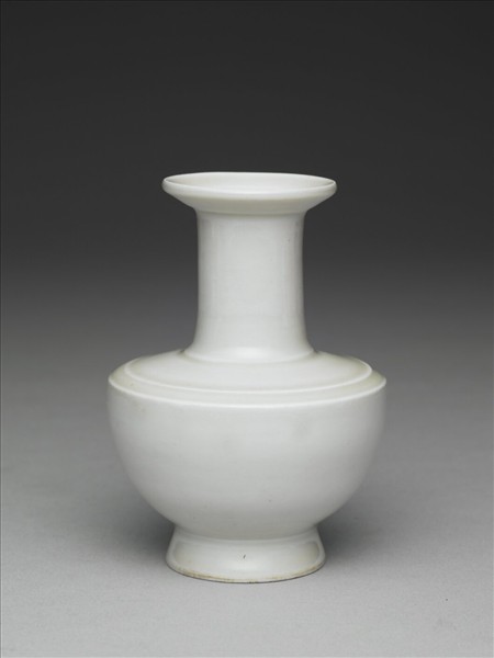 白瓷瓶