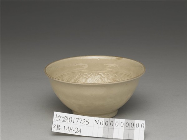 白瓷印花仙鶴紋碗