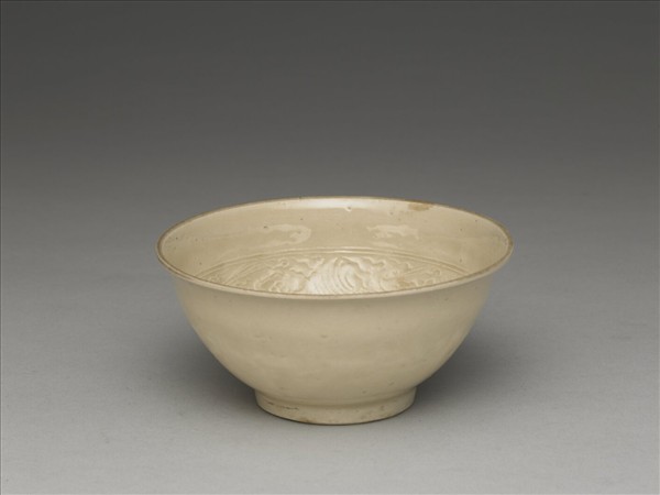 白瓷印花仙鶴紋碗