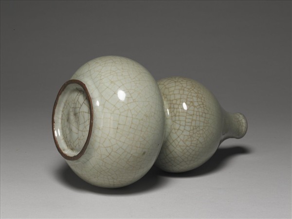 官窯型青瓷葫蘆瓶