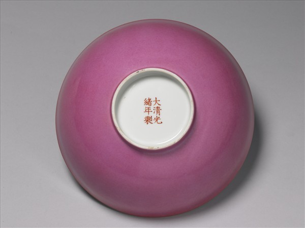 胭脂紅釉碗