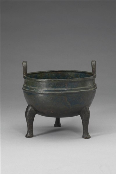 蟠虺紋鼎