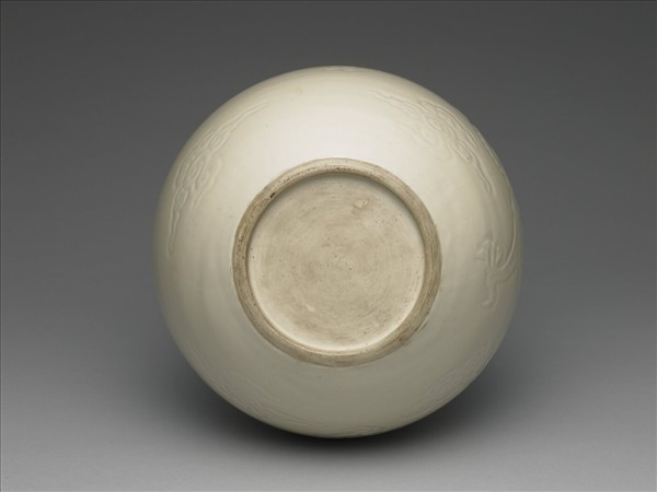 吉州窯 白瓷雲龍紋天球瓶