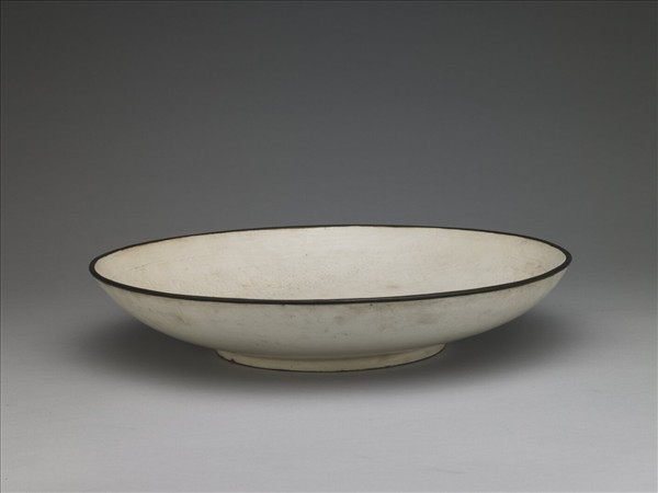 定窯 白瓷雲龍紋盤