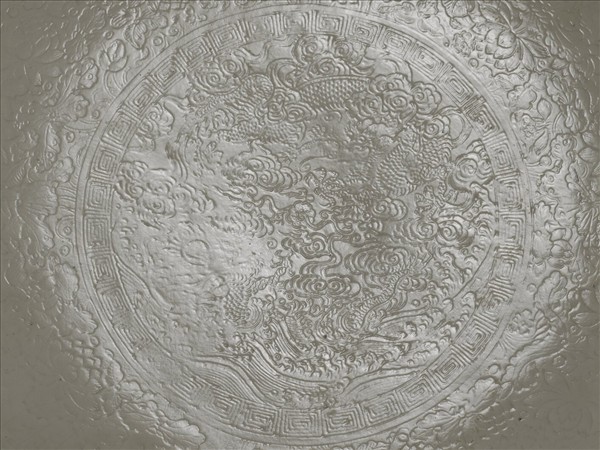 定窯 白瓷雲龍紋盤