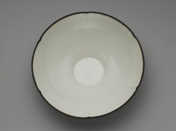  景德鎮窯系 青白瓷劃花芙蓉葵花式碗