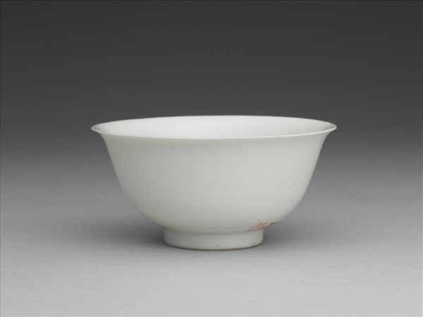 甜白暗花雙龍紋茶鍾