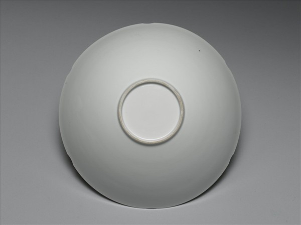 甜白五龍紋葵瓣口碗