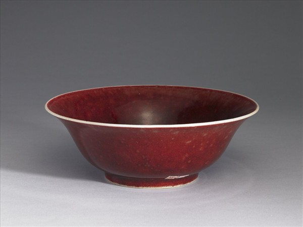 紅釉碗
