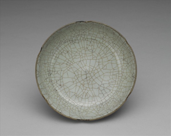 官窯 青瓷葵口洗 (「古」字銘)