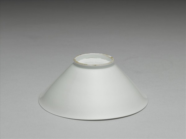 甜白番蓮八寶紋撇口小碗