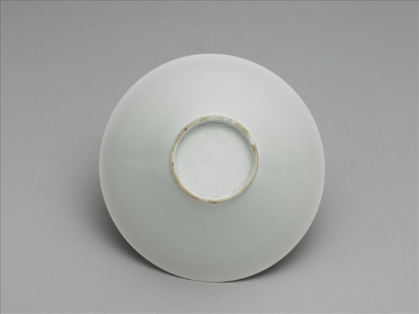 甜白番蓮八寶紋撇口小碗