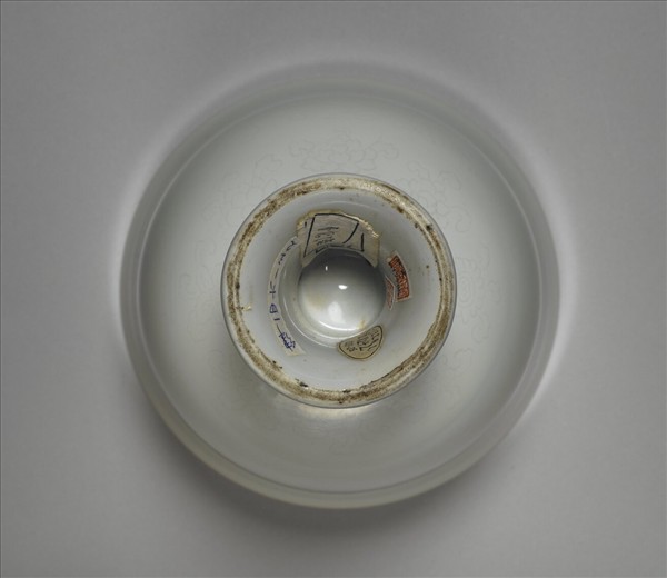 甜白番蓮八寶紋高足杯