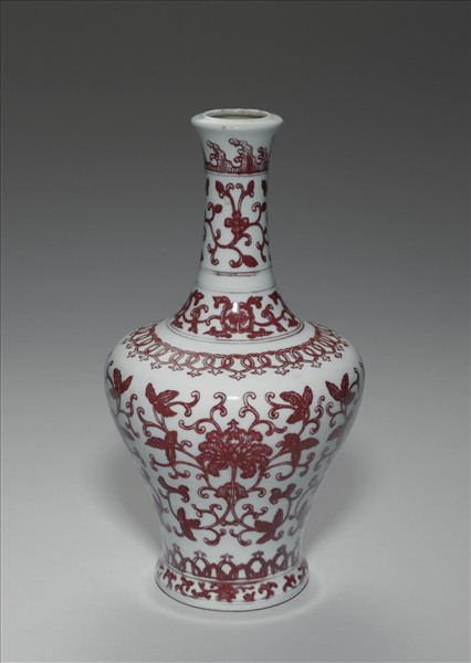 釉裡紅番蓮紋瓶