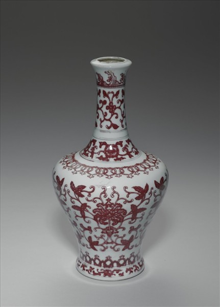 釉裡紅番蓮紋瓶