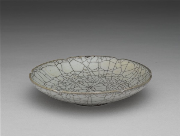 哥窯 青瓷葵口碟