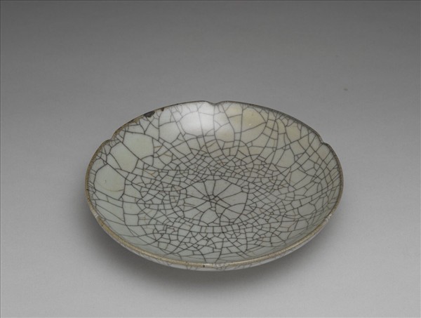 哥窯 青瓷葵口碟