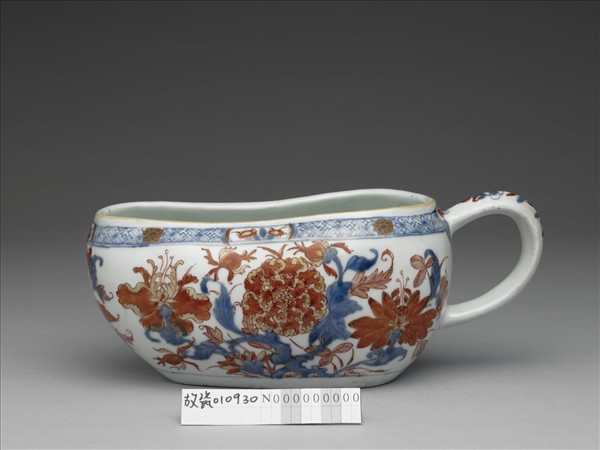 青花描紅花卉紋匜