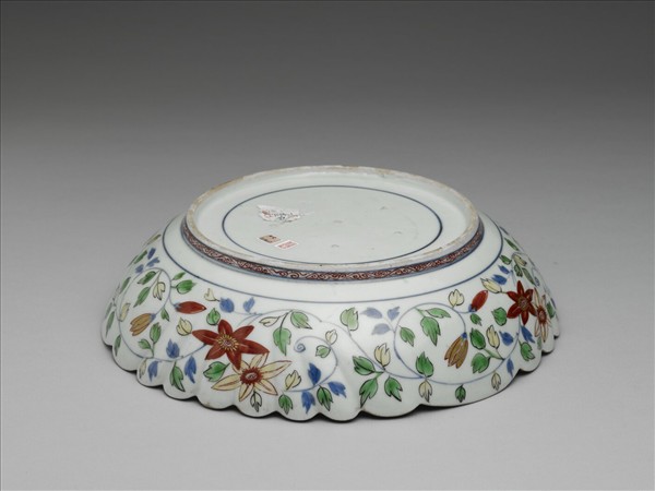 有田窯 青花五彩描金花卉紋菊瓣盤