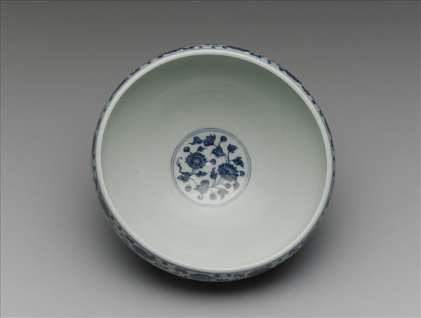 青花蓮花缽
