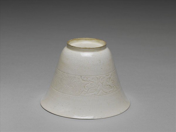 彭窯 白瓷劃花饕餮紋套杯