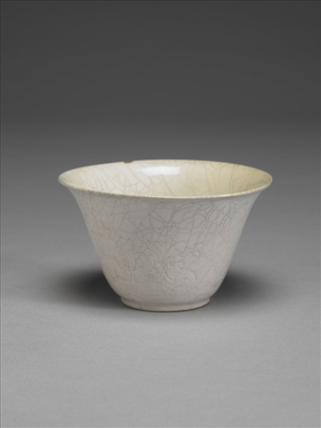 彭窯 白瓷劃花饕餮紋套杯