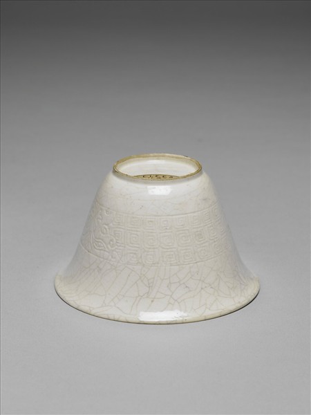 彭窯 白瓷劃花饕餮紋套杯