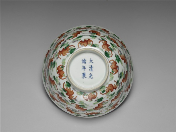 粉彩洪福齊天紋碗