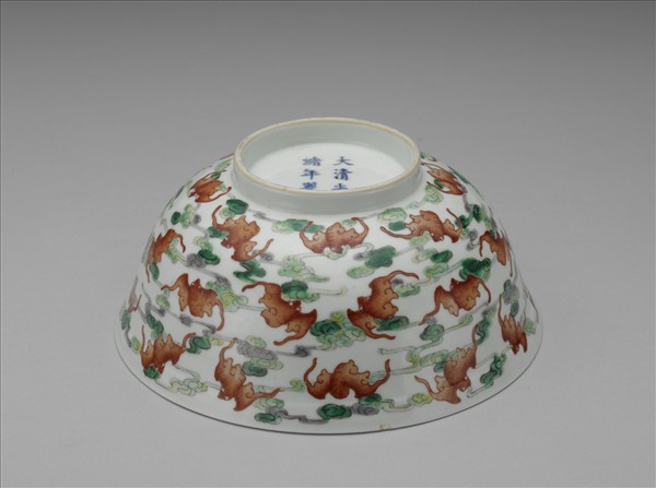 粉彩洪福齊天紋碗