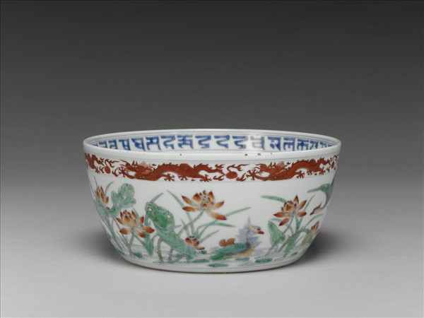 五彩鴛鴦蓮紋洗