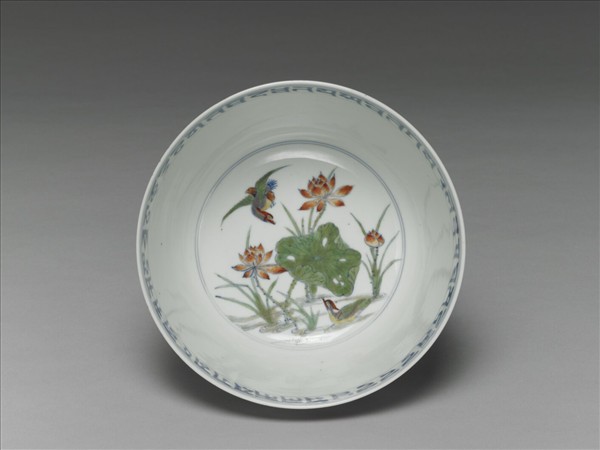 五彩鴛鴦蓮紋洗