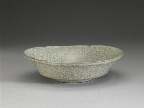 哥窯 青瓷葵口盤