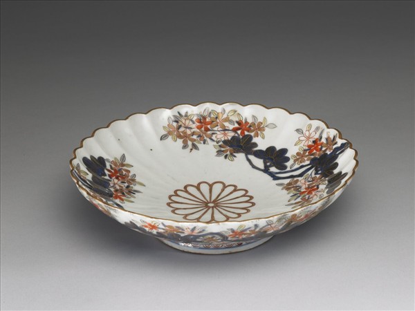 有田窯 五彩描金花卉菊瓣式盤