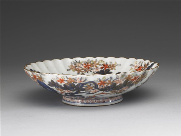 有田窯 五彩描金花卉菊瓣式盤