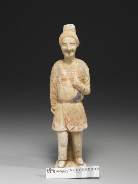 白釉加彩胡人陶俑
