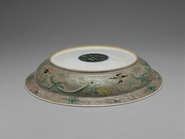 素三彩龍紋盤