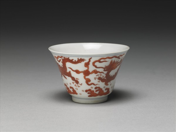 白瓷紅彩雙龍杯