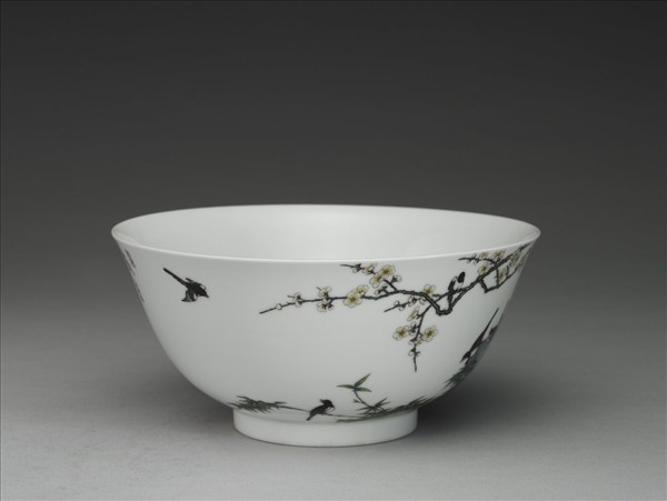 琺瑯彩瓷茶梅十二喜碗