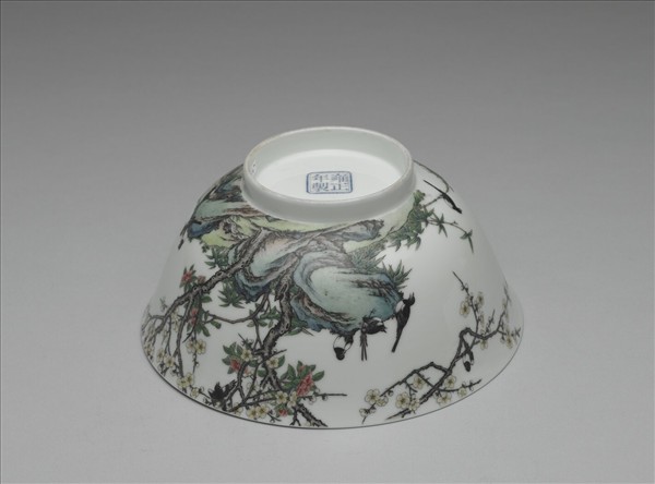 琺瑯彩瓷茶梅十二喜碗